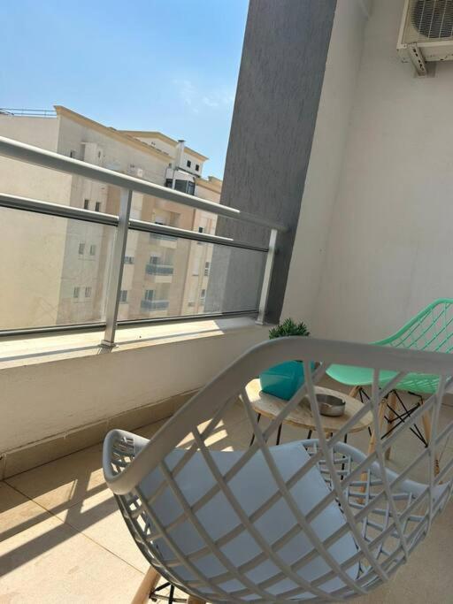 Cosy Et Spacieux, Avec Balcon Ariana Ngoại thất bức ảnh